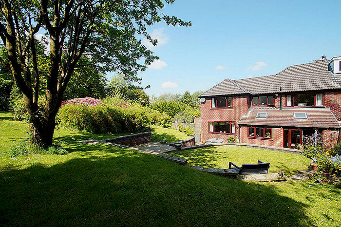 5 Bedroom Semi-Detached House For Sale In St Annes Crescent Grasscroft, OL4