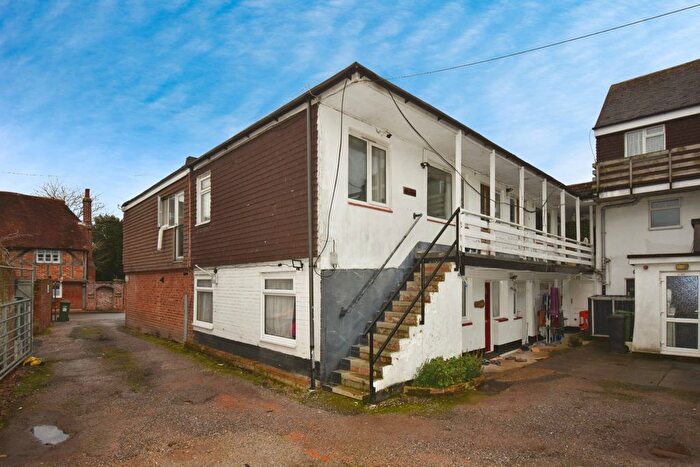 1 Bedroom Flat To Rent In Winchester Street, Botley, Southampton, SO30