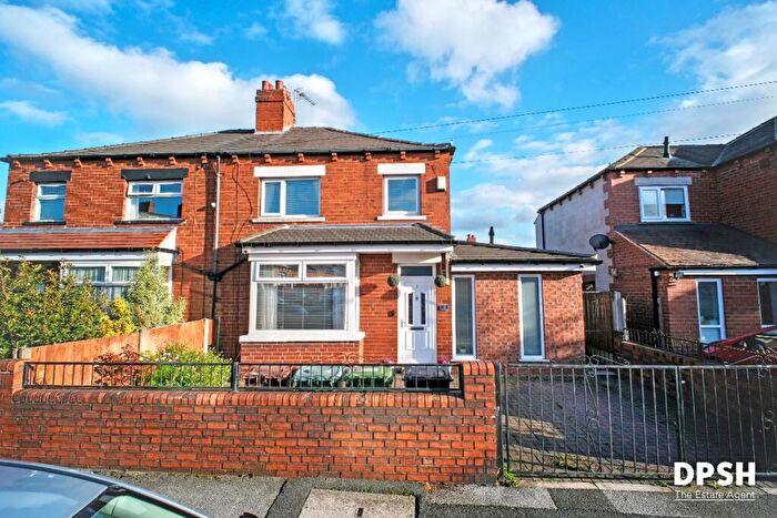 4 Bedroom Semi-Detached House For Sale In Marsden Avenue, Leeds, LS11