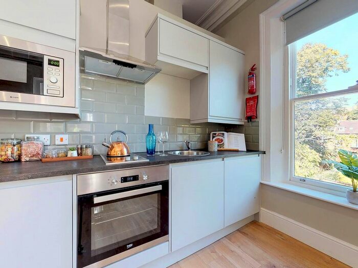 1 Bedroom Flat To Rent In Springfield Mount, Leeds, LS2