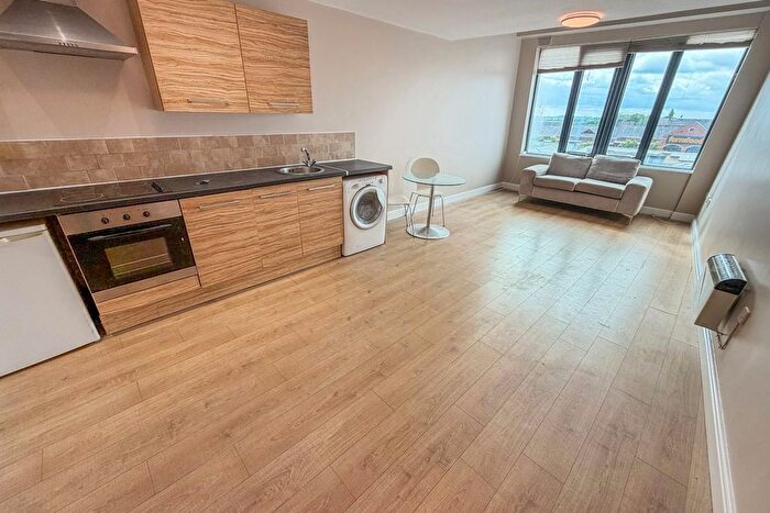 1 Bedroom Flat To Rent In Bank House, Queen Street, Leeds, LS27