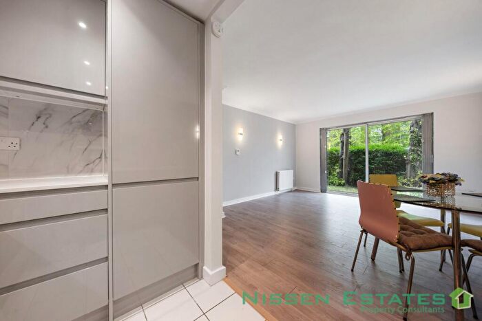 1 Bedroom Flat To Rent In Parsons Lodge, Priory Road, West Hampstead, NW6