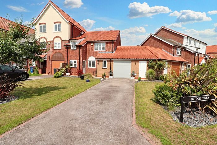 3 Bedroom Semi-detached House For Sale In Bridge Walk, Burton Waters, LN1