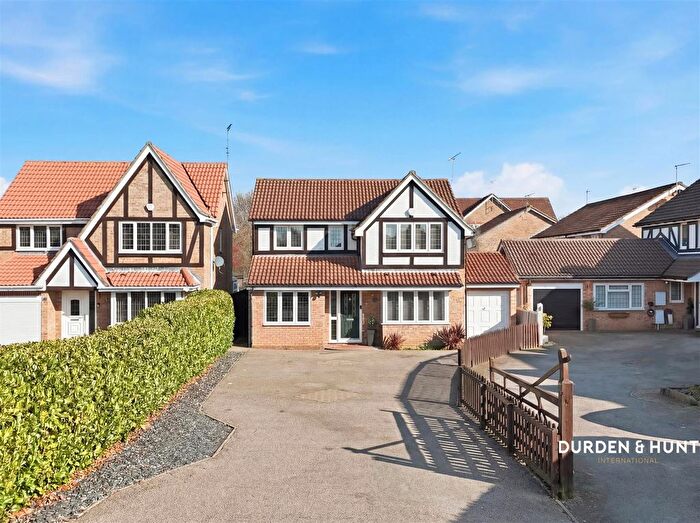 4 Bedroom Detached House For Sale In Merlin Close, Waltham Abbey, EN9
