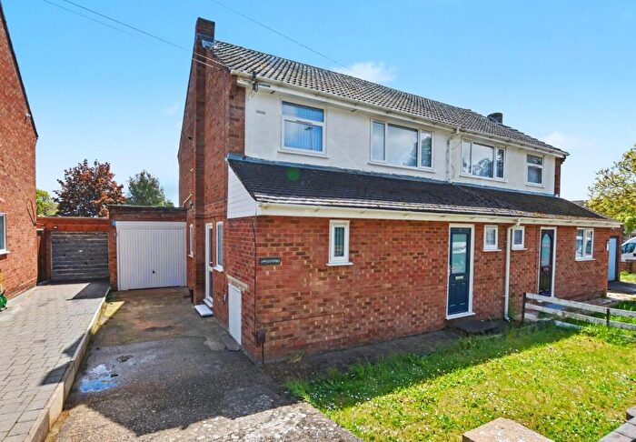 3 Bedroom Semi Detached House For Sale In Chiltern Way, Northampton, NN5