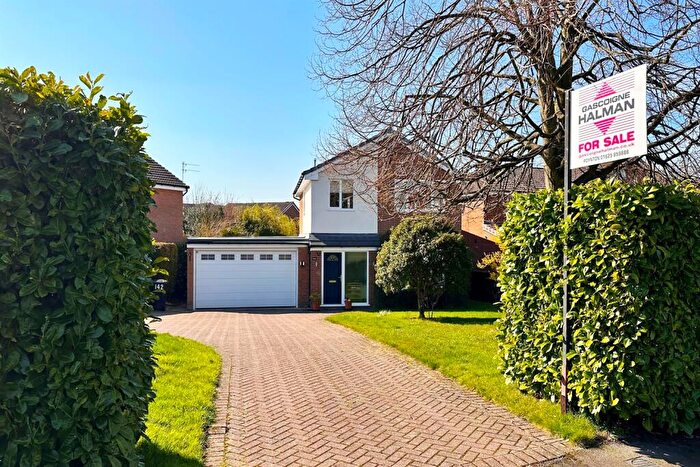 4 Bedroom Detached House For Sale In Dickens Lane, Poynton, SK12