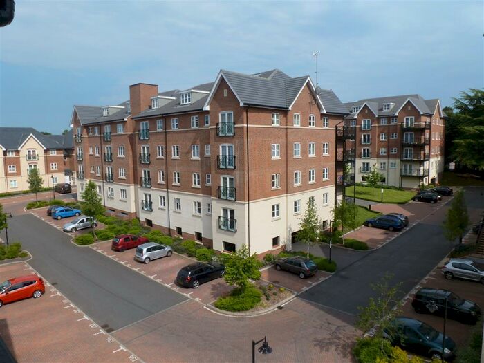 2 Bedroom Apartment To Rent In Viridian Square, Aylesbury, HP21