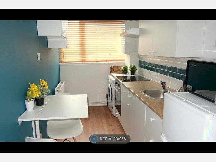 2 Bedroom Flat To Rent In Ashgrove Place, Aberdeen AB16