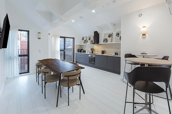 Apartment To Rent In Node Studio, E14 - Photo 11