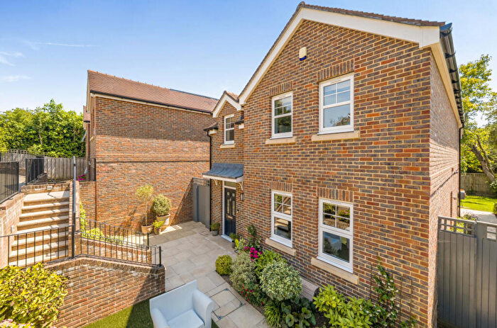 3 Bedroom Detached House For Sale In Stoney Lane, Winchester, Hampshire, SO22