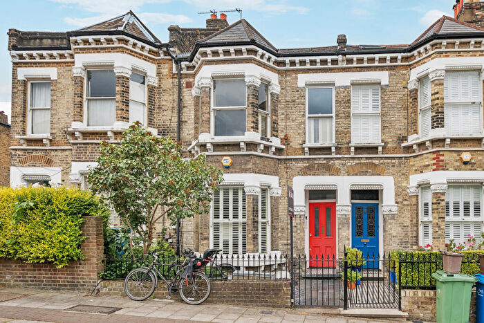 2 Bedroom Apartment For Sale In Shenley Road, Camberwell, London, SE5