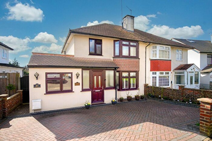 5 Bedroom Semi-Detached House For Sale In Sullivan Way, Elstree, WD6