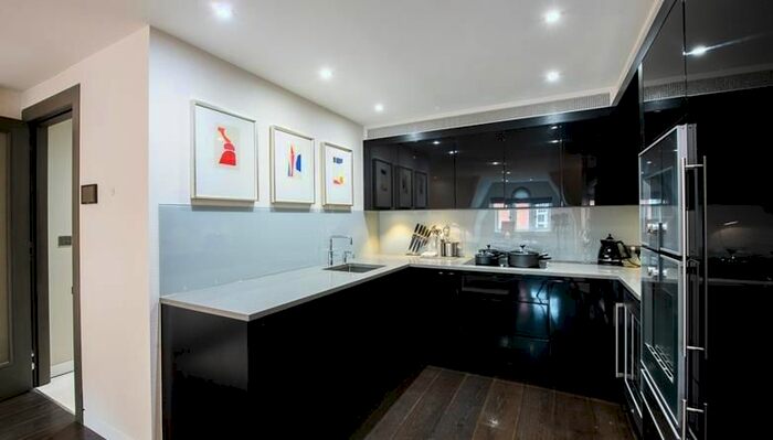 2 Bedroom Flat To Rent In Duke Street, Mayfair, London, W1K