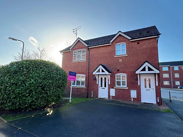 2 Bedroom Maisonette For Sale In Harbourne Close, Kenilworth, CV8