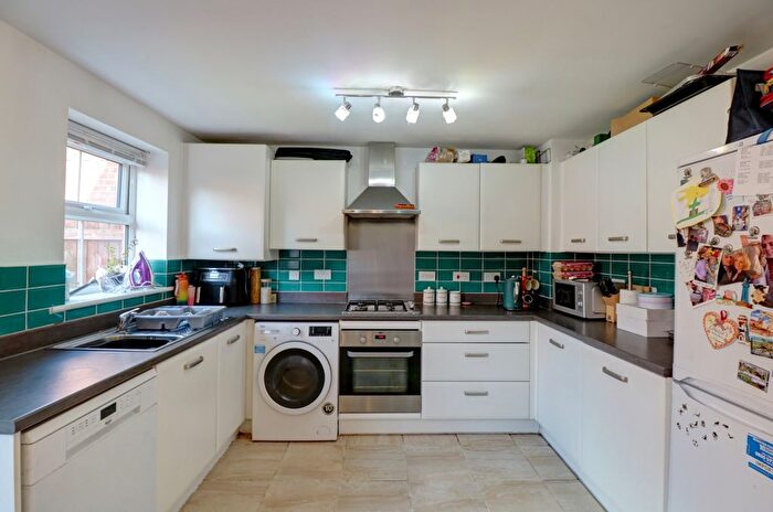 3 Bedroom End Of Terrace House For Sale In Mosses Farm Road, Preston, PR3