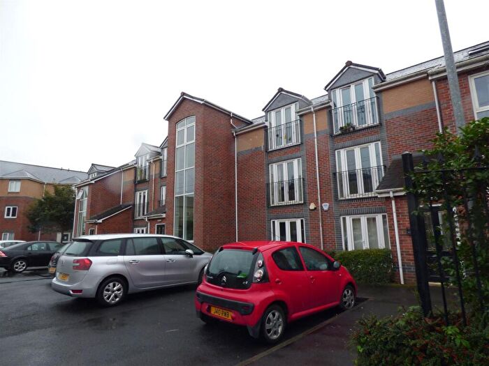 2 Bedroom Flat To Rent In Ainsworth Court, Stanley Road, Worsley, M28