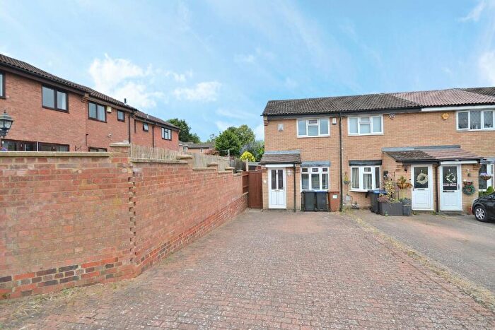 2 Bedroom Semi-Detached House To Rent In Hamsterly Park, Northampton, NN3