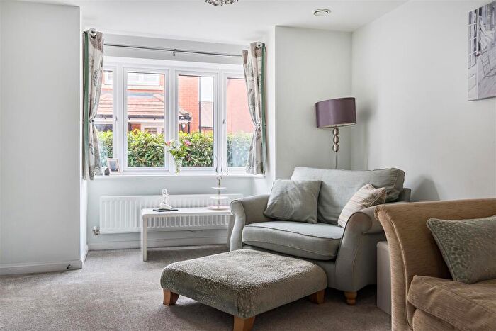 4 Bedroom Detached House For Sale In Cleverley Rise, Southampton, SO31