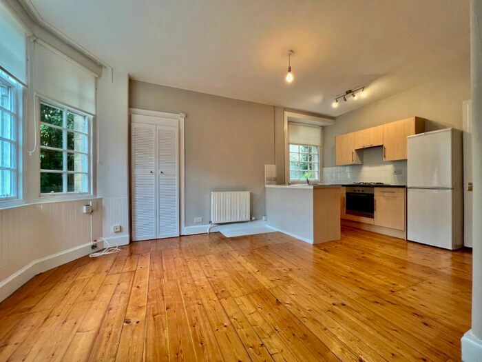 1 Bedroom Flat To Rent In Corbiehill Road, Davidsons Mains, Edinburgh, EH4