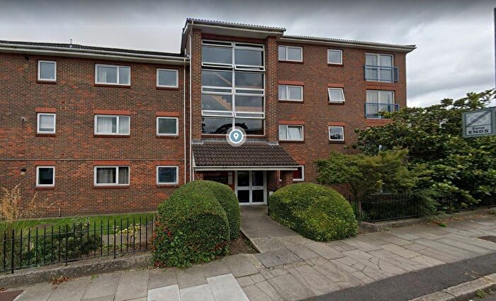 1 Bedroom Flat To Rent In Lower Downs Road, London, SW20