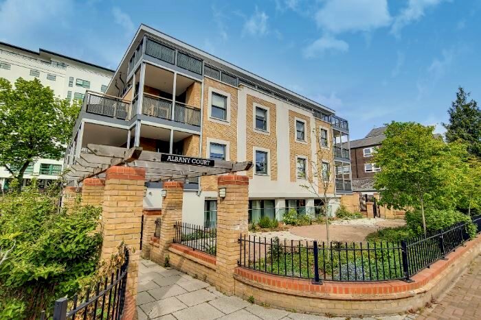 4 Bedroom Flat To Rent In Spring Grove, London, W4