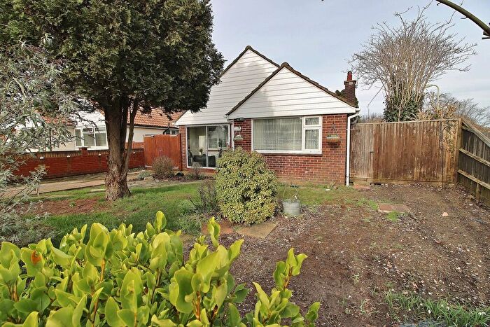 3 Bedroom Detached Bungalow For Sale In Haslar Crescent, Waterlooville, PO7