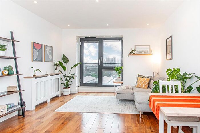 1 Bedroom Flat For Sale In Grand Regent Tower, Bethnal Green, E2