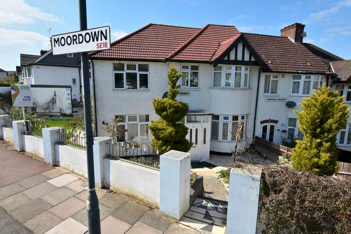 5 Bedroom Semi-Detached House To Rent In Moordown, Shooters Hill SE18