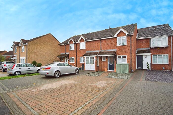 3 Bedroom Terraced House For Sale In Felton Close, Broxbourne, EN10