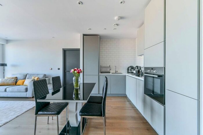 2 Bedroom Flat To Rent In Leon House, Croydon, CR0