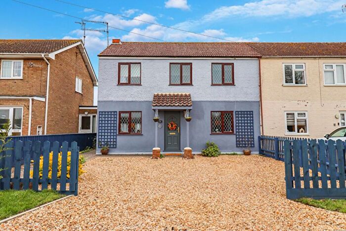 3 Bedroom Semi-Detached House For Sale In Lime Kiln Road, Gayton, Norfolk, PE32