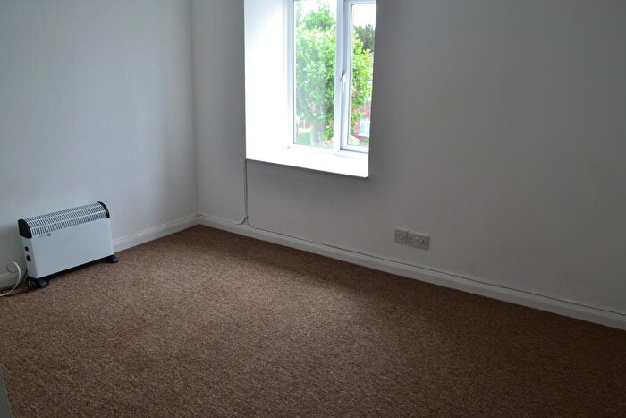 2 Bedroom Flat To Rent In Central Yeovil, Somerset, BA20