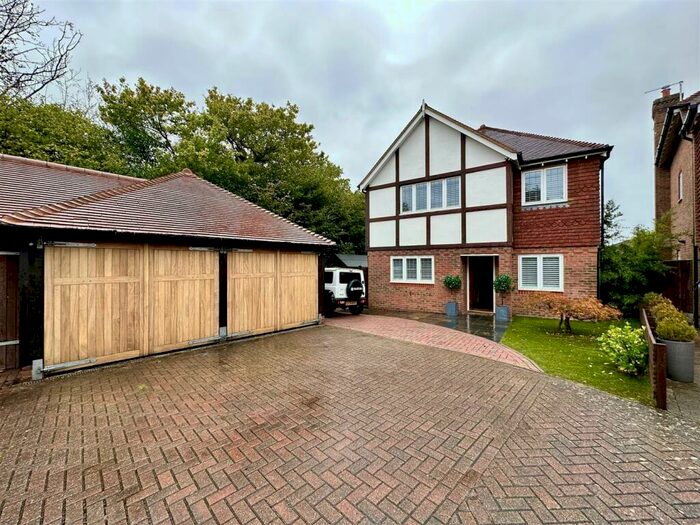 4 Bedroom Detached House To Rent In North Bank, Hassocks, BN6