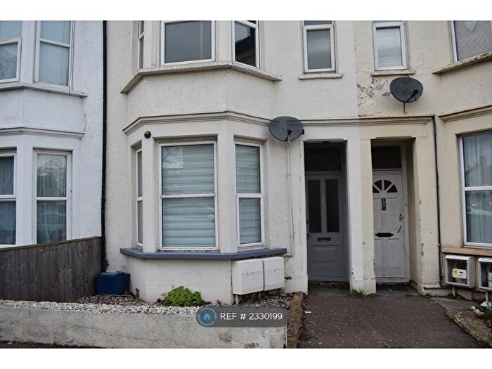 2 Bedroom Flat To Rent In East Street, Southend-On-Sea, SS2