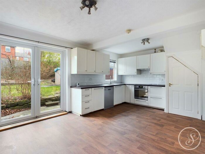 3 Bedroom Semi-Detached House To Rent In Stainbeck Road, Leeds, LS7