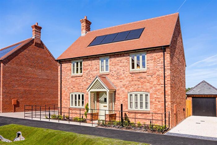 3 Bedroom Detached House For Sale In Fiddleford Ridge, Sturminster Newton, DT10