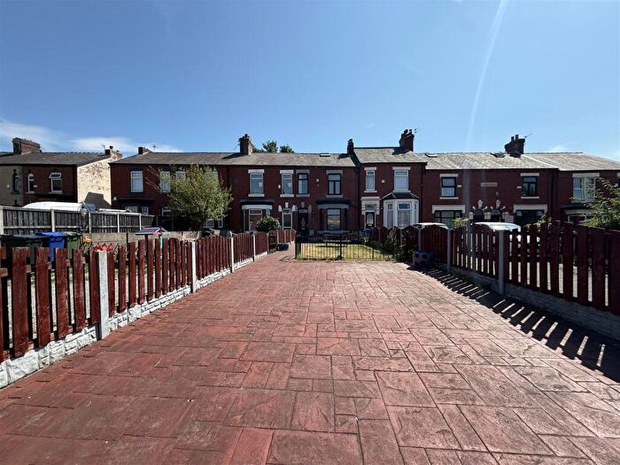 4 Bedroom Terraced House For Sale In Queen Square, Ashton-Under-Lyne, OL6