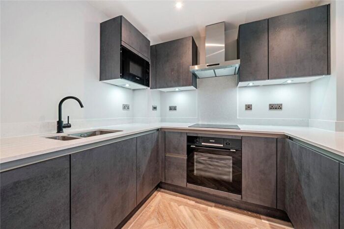 1 Bedroom Flat To Rent In Cockfosters Road, Barnet, EN4