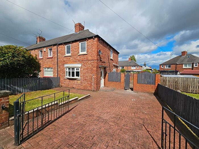 3 Bedroom End Of Terrace House To Rent In Windsor Crescent, Hebburn, NE31