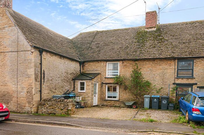 3 Bedroom Cottage To Rent In Station Road, Brize Norton, OX18