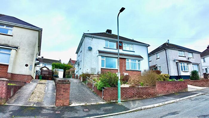 2 Bedroom Semi Detached House For Sale In Highfield Crescent, Pontllanfraith, NP12