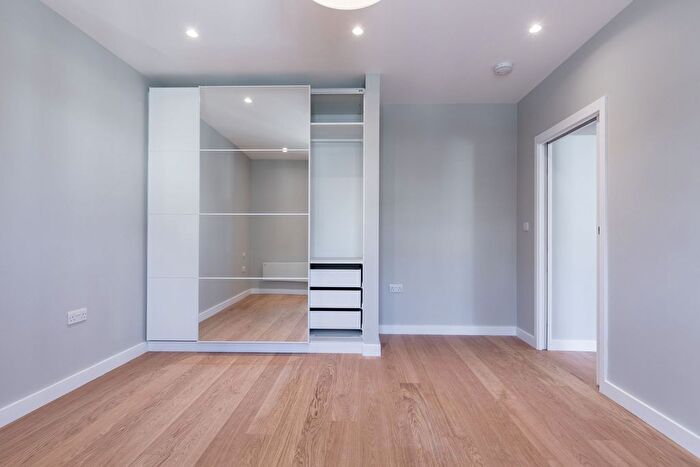 1 Bedroom Flat To Rent In Avonmore Road, London, W14