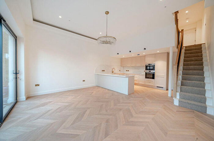 4 Bedroom Semi Detached House For Sale In Hartley Old Road, Purley, CR8