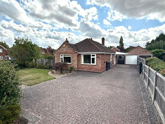 2 Bedroom Detached Bungalow For Sale In Newfield Avenue, Kenilworth, CV8