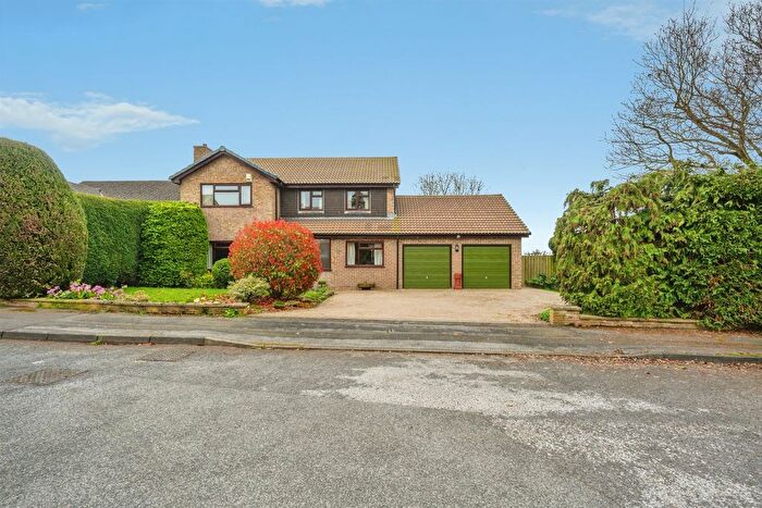 4 Bedroom Detached House For Sale In Greenside Court, Mickleover, Derby, DE3