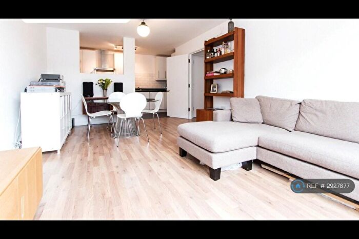 2 Bedroom Flat To Rent In Cordwainer House, London, E8