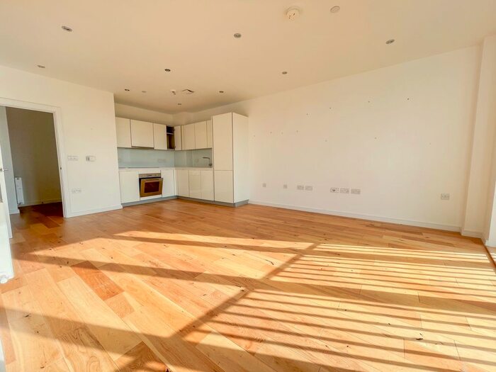 1 Bedroom Flat To Rent In Kimpton Court, Murrain Road, Hackney, N4