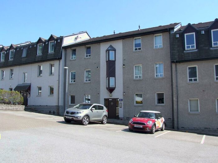2 Bedroom Flat To Rent In Strawberry Bank Parade, The City Centre, Aberdeen, AB11