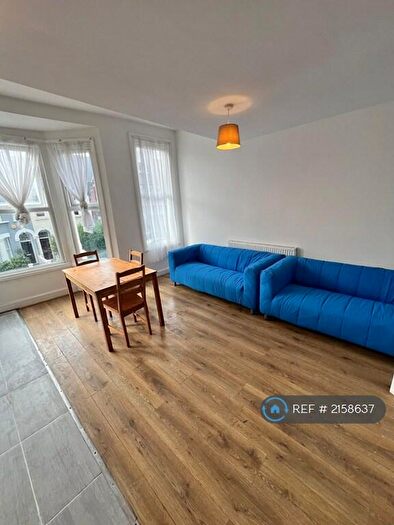 4 Bedroom Flat To Rent In First Floor, London, NW6