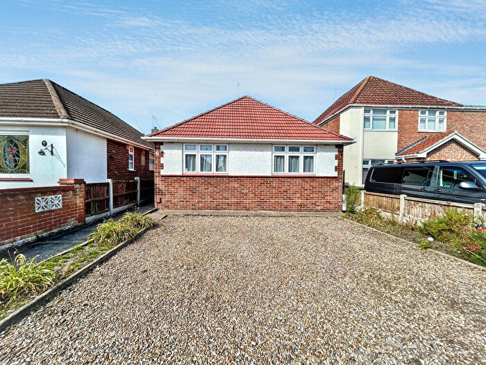 2 Bedroom Detached Bungalow For Sale In Lynn Grove, Gorleston, NR31